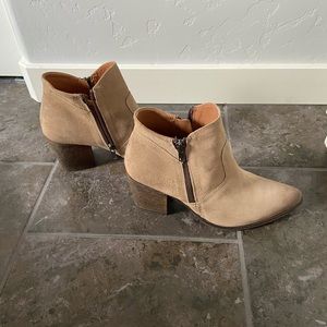 Freebird by Steven Ankle Boots Size 7